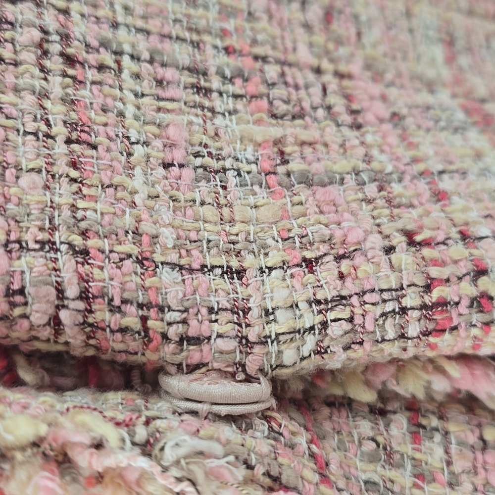 Moiselle Elegant Mulberry Silk Tweed Coat with Floral Accent - Picture 5 of 11